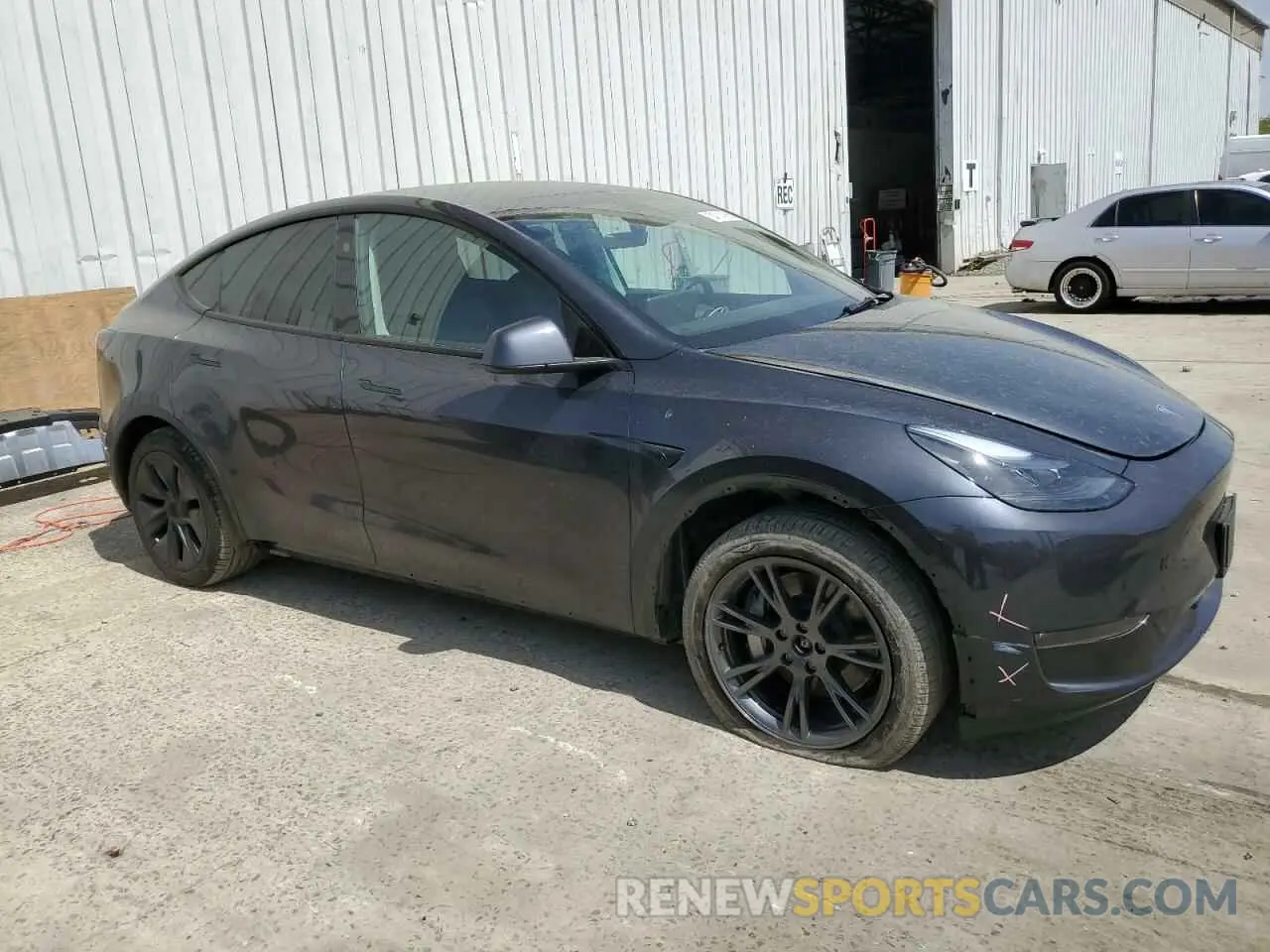 4 Photograph of a damaged car 7SAYGDEE9RA329658 TESLA MODEL Y 2024