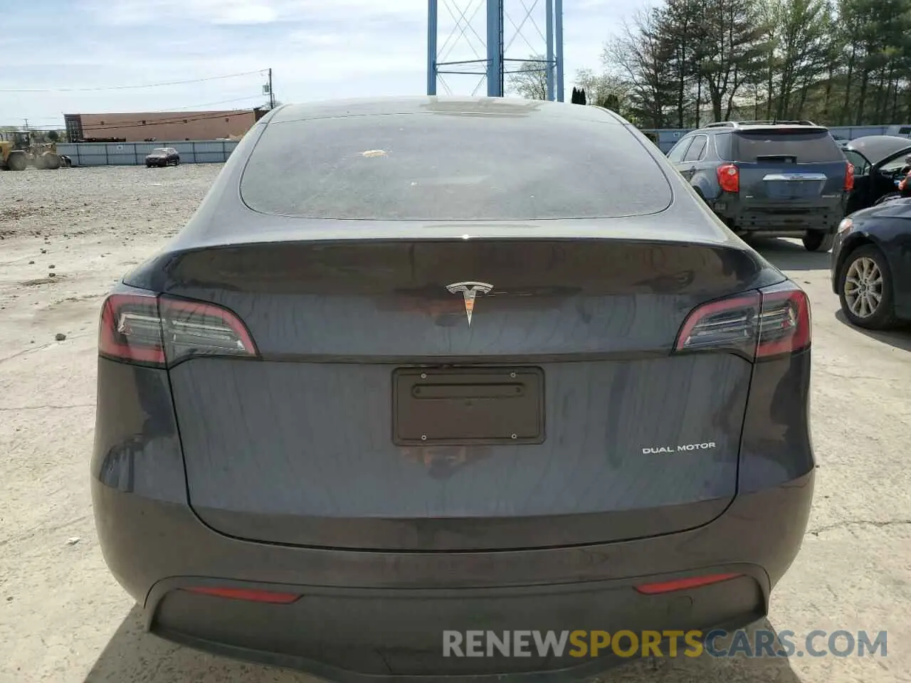 6 Photograph of a damaged car 7SAYGDEE9RA329658 TESLA MODEL Y 2024