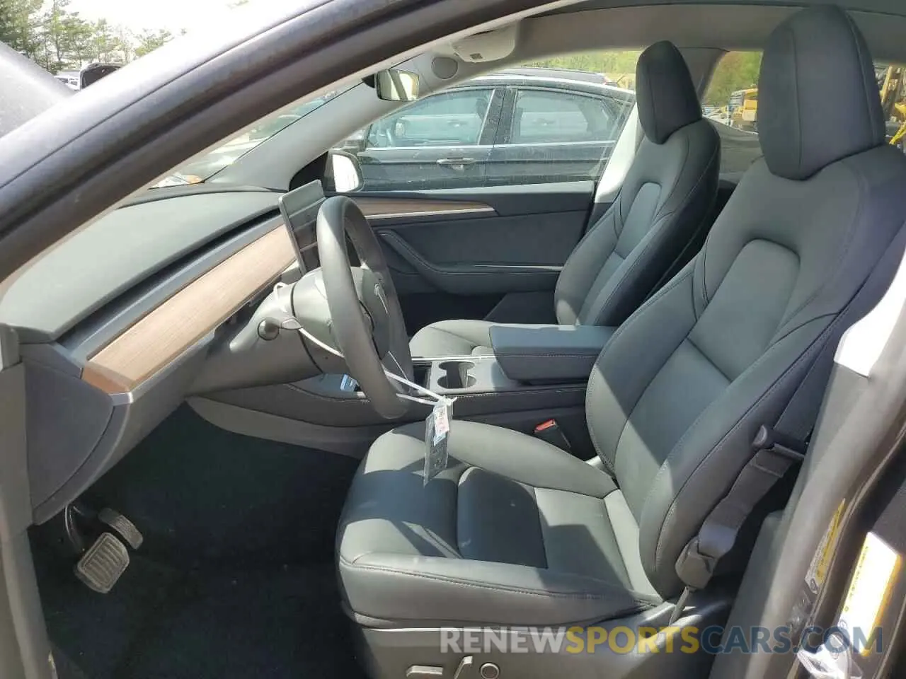 7 Photograph of a damaged car 7SAYGDEE9RA329658 TESLA MODEL Y 2024