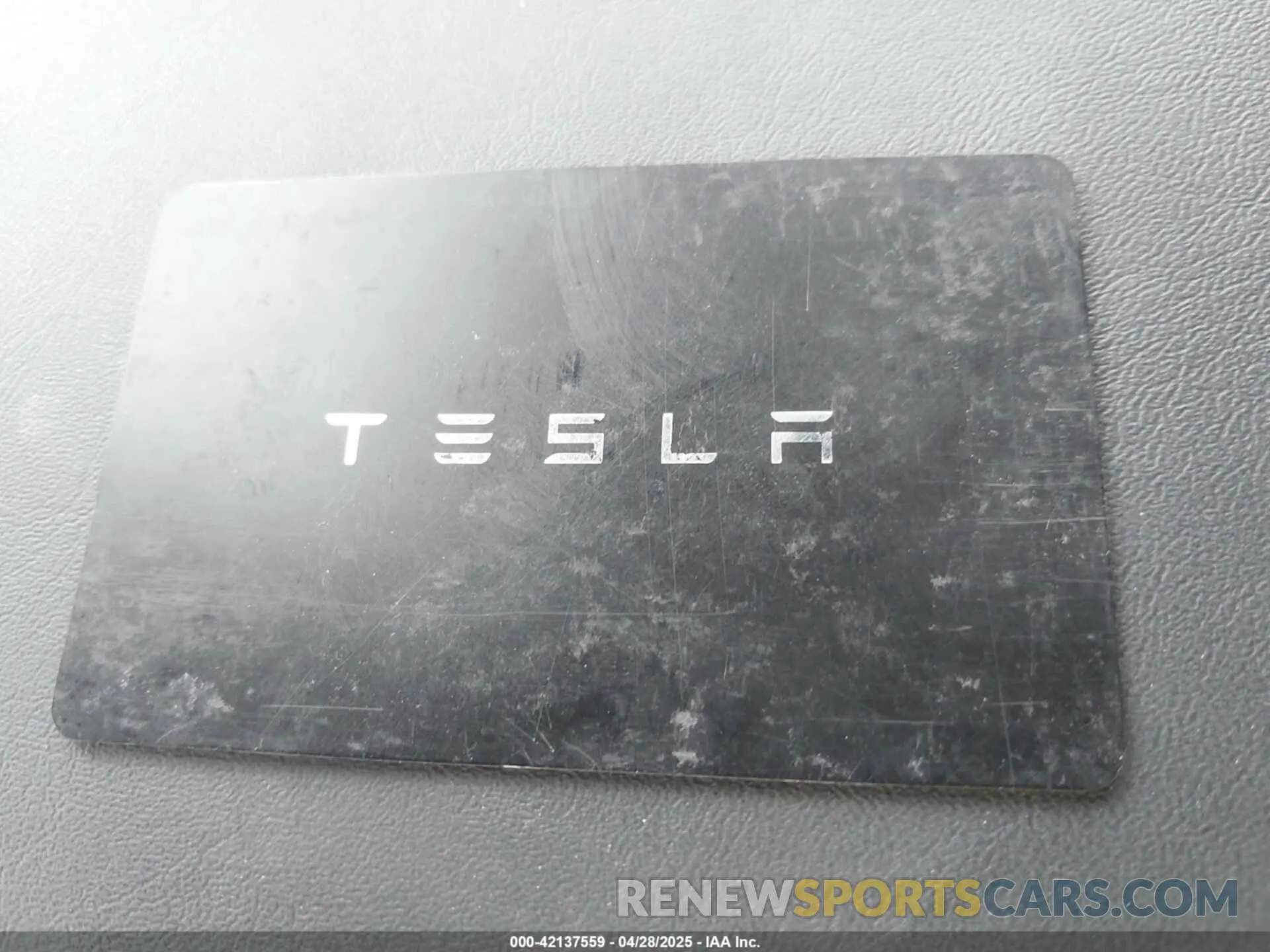 11 Photograph of a damaged car 7SAYGDEE9RF004902 TESLA MODEL Y 2024
