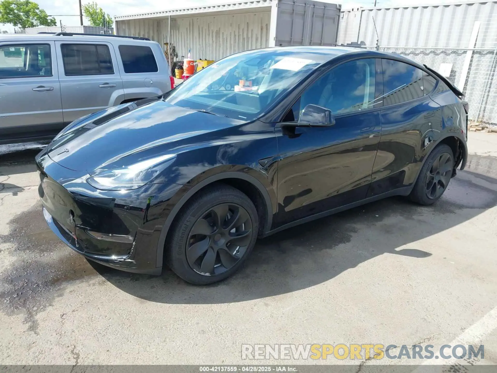 2 Photograph of a damaged car 7SAYGDEE9RF004902 TESLA MODEL Y 2024