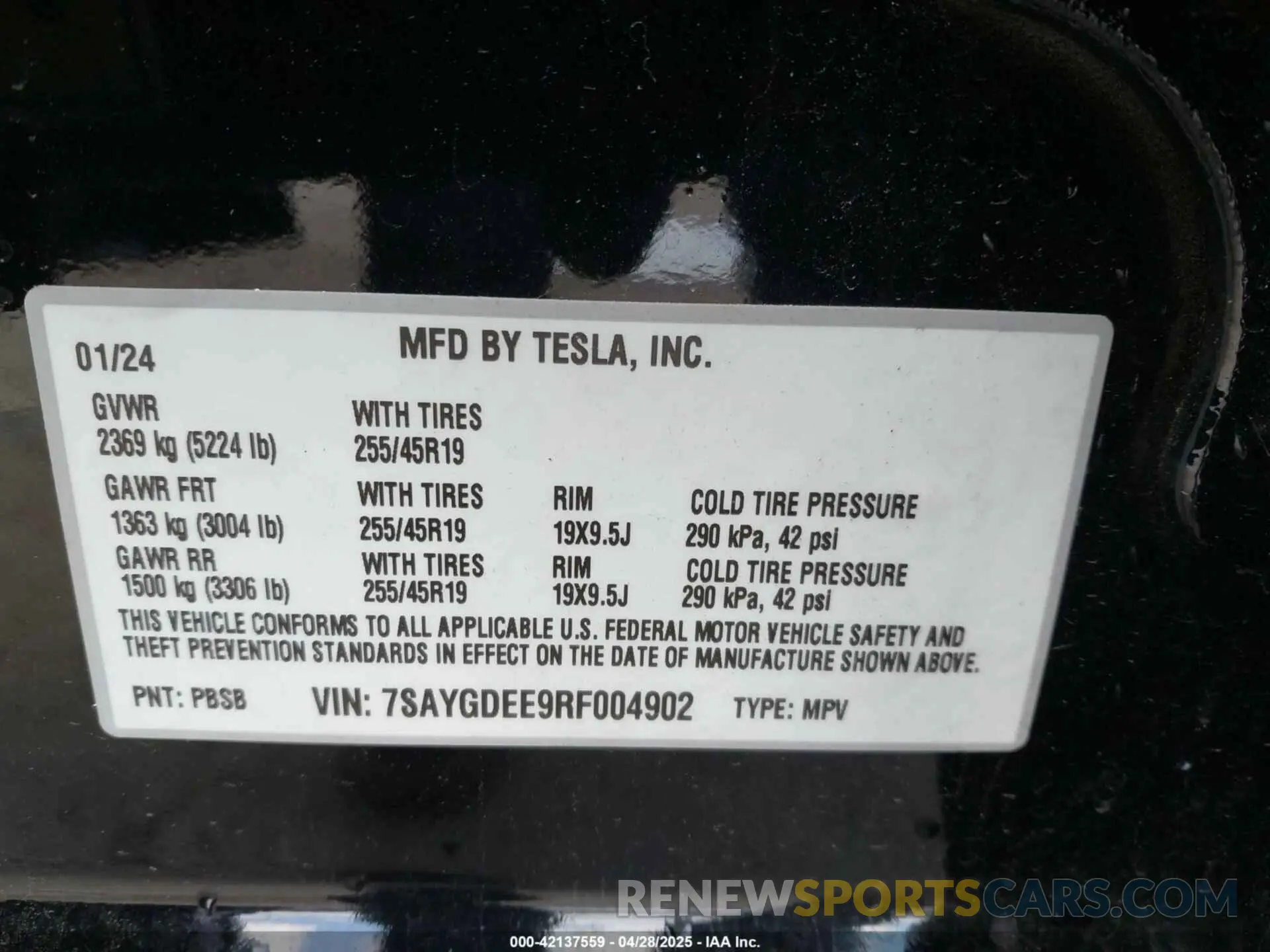 9 Photograph of a damaged car 7SAYGDEE9RF004902 TESLA MODEL Y 2024