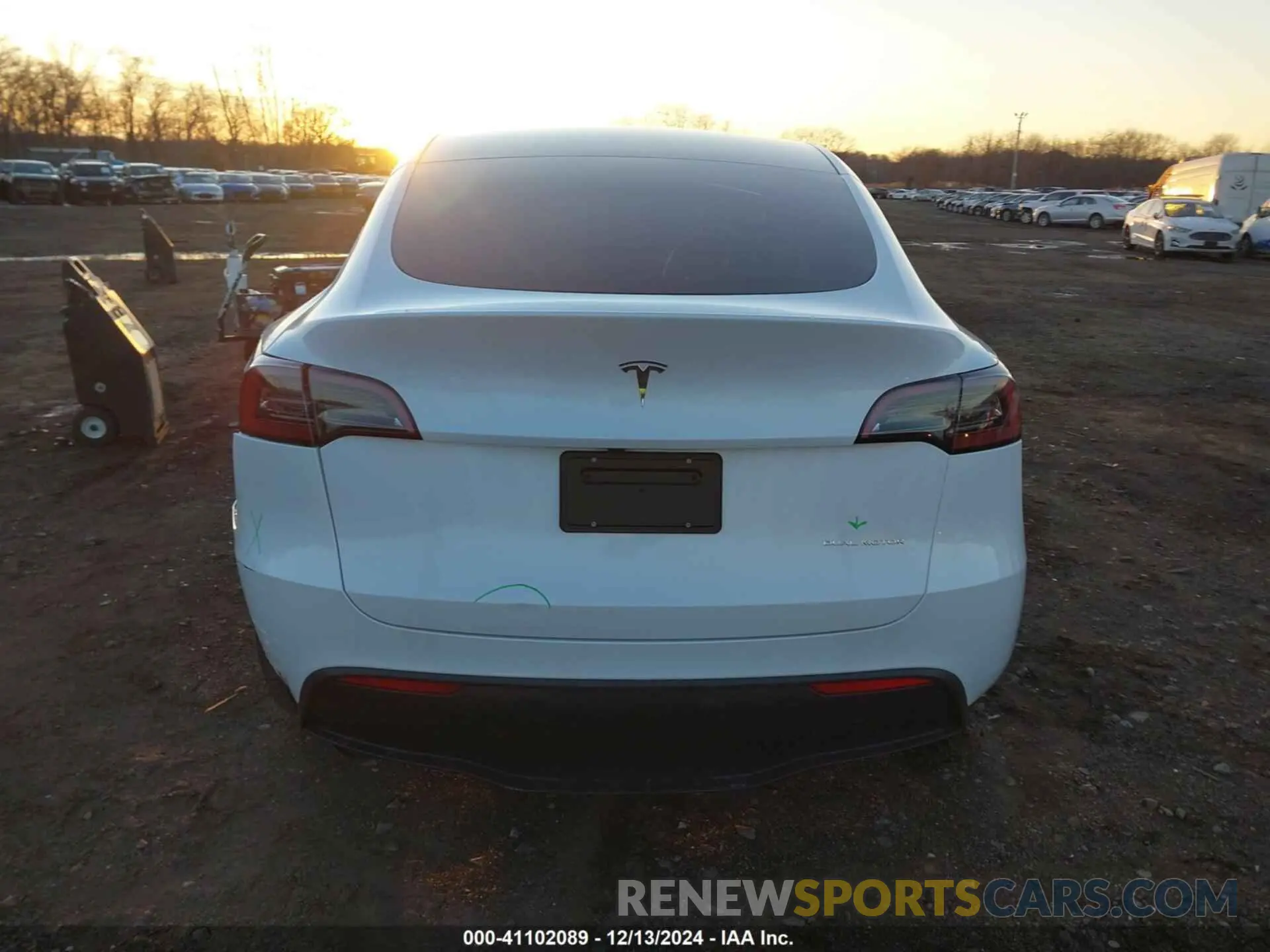 16 Фотография поврежденного автомобиля 7SAYGDEE9RF180607 TESLA MODEL Y 2024