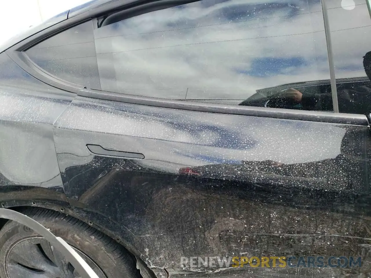 10 Photograph of a damaged car 7SAYGDEE9RF183281 TESLA MODEL Y 2024