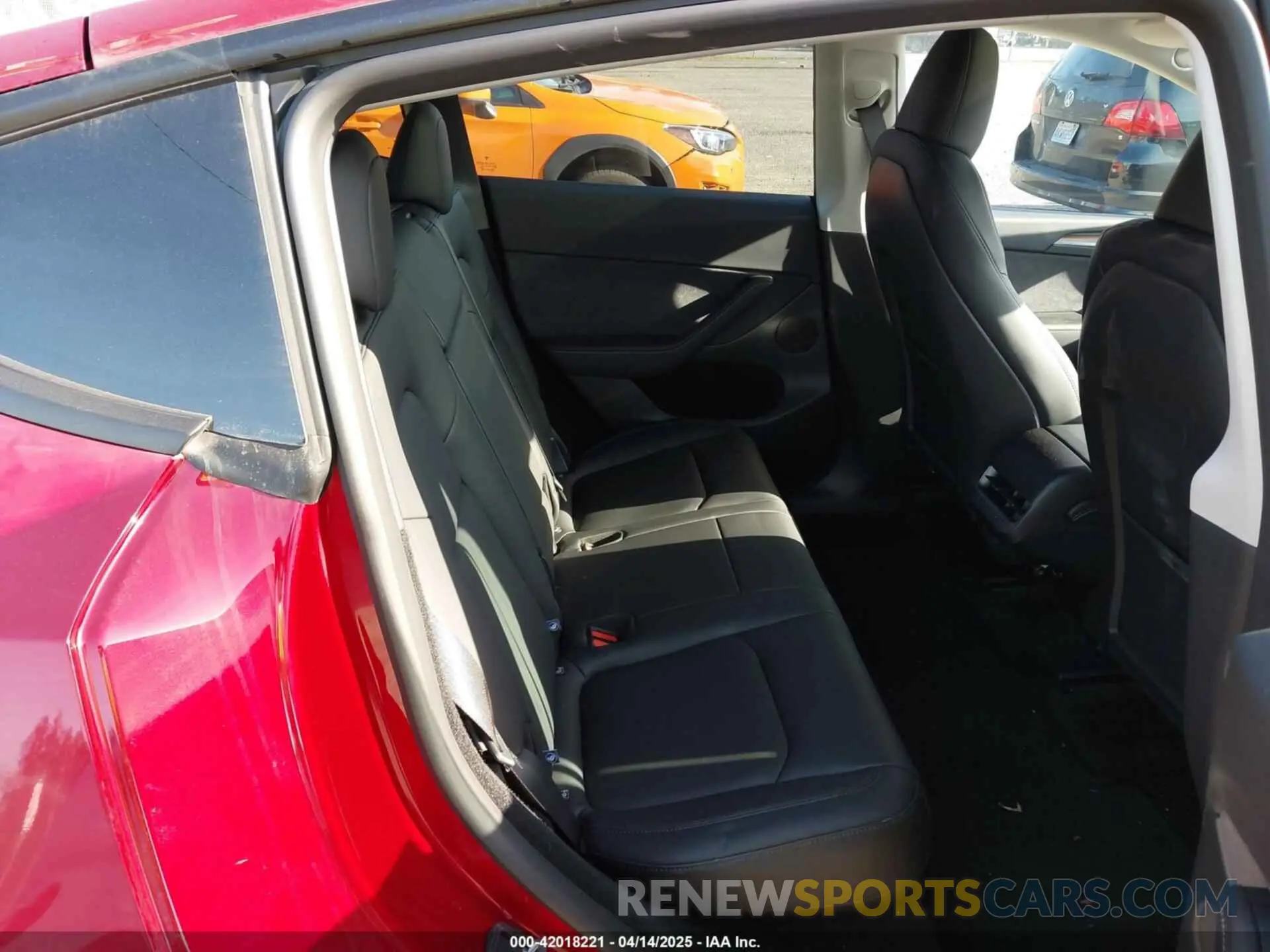 8 Photograph of a damaged car 7SAYGDEE9RF199805 TESLA MODEL Y 2024