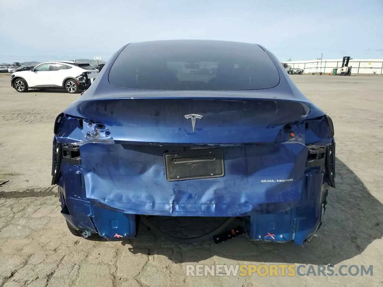 6 Фотография поврежденного автомобиля 7SAYGDEE9RF981540 TESLA MODEL Y 2024