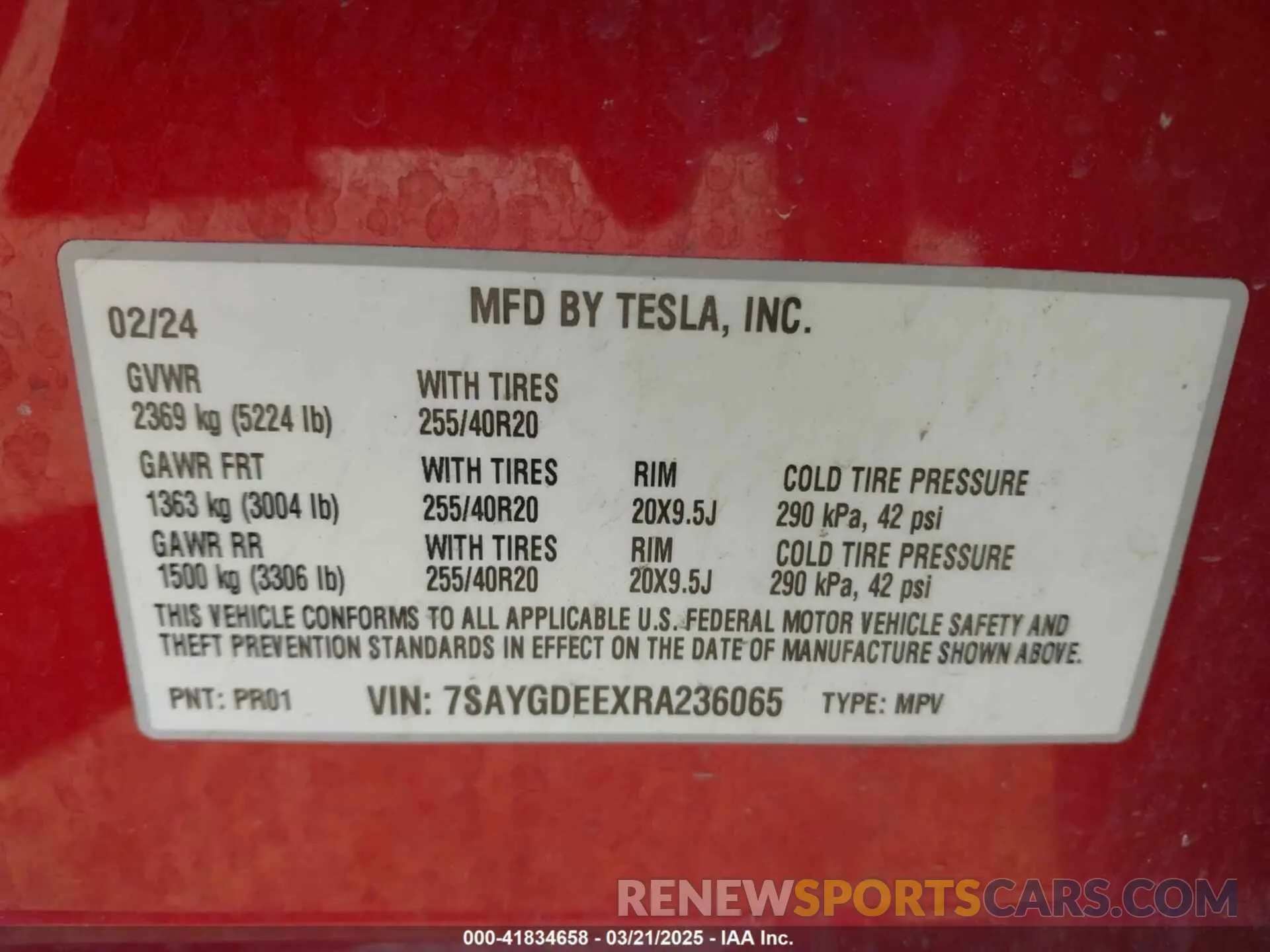 9 Photograph of a damaged car 7SAYGDEEXRA236065 TESLA MODEL Y 2024