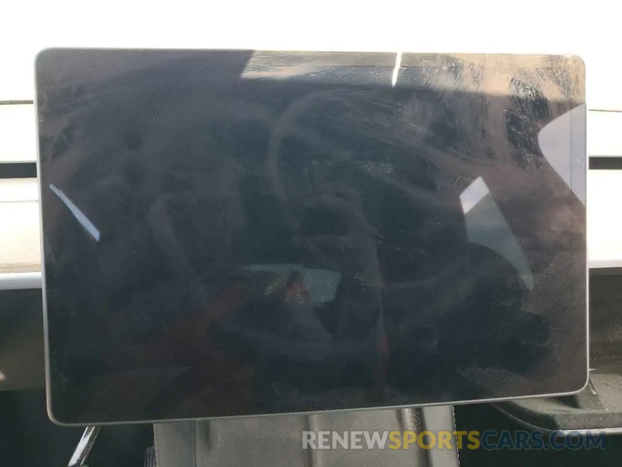 9 Photograph of a damaged car 7SAYGDEEXRA237667 TESLA MODEL Y 2024