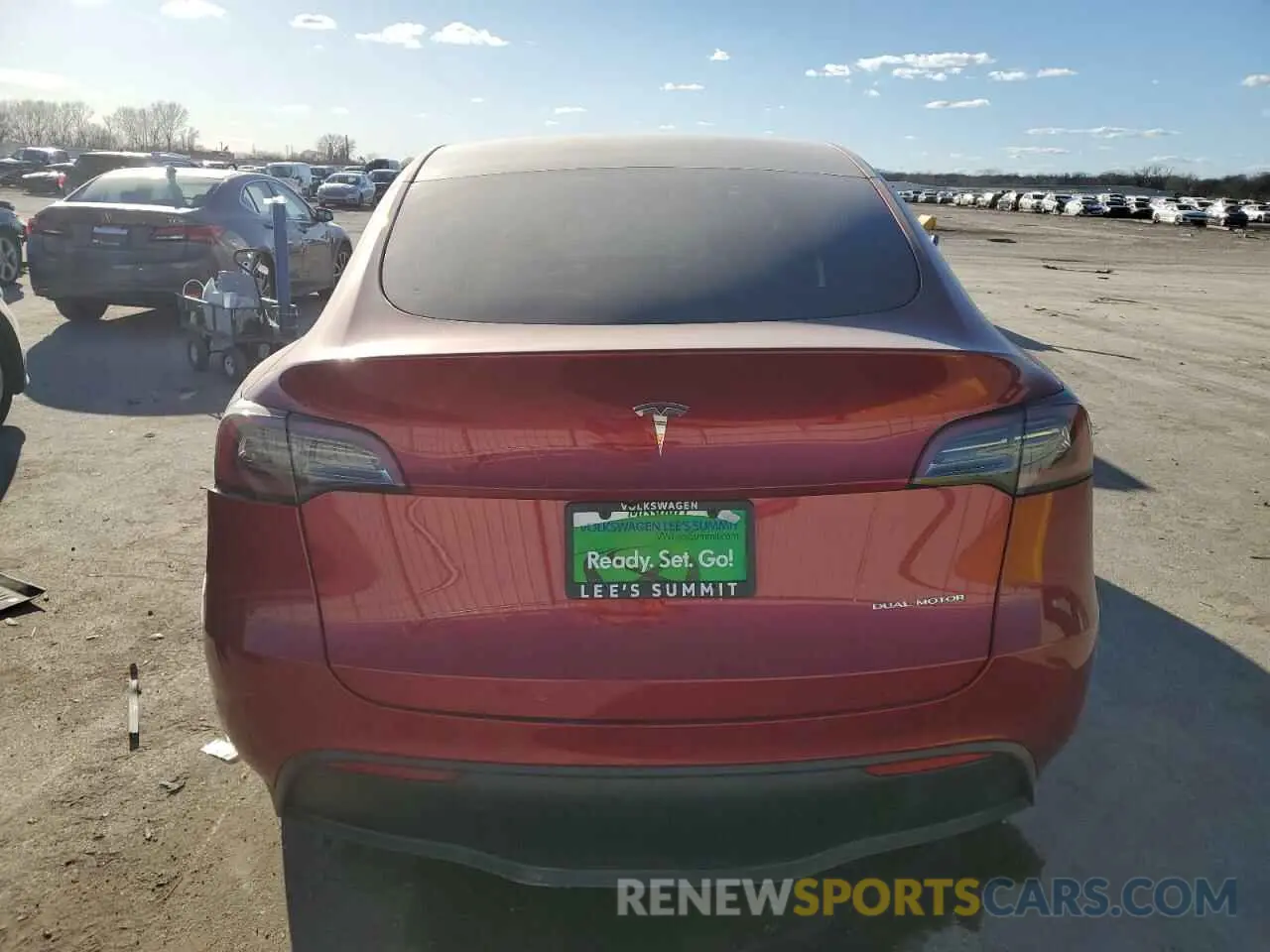 6 Photograph of a damaged car 7SAYGDEEXRA247566 TESLA MODEL Y 2024