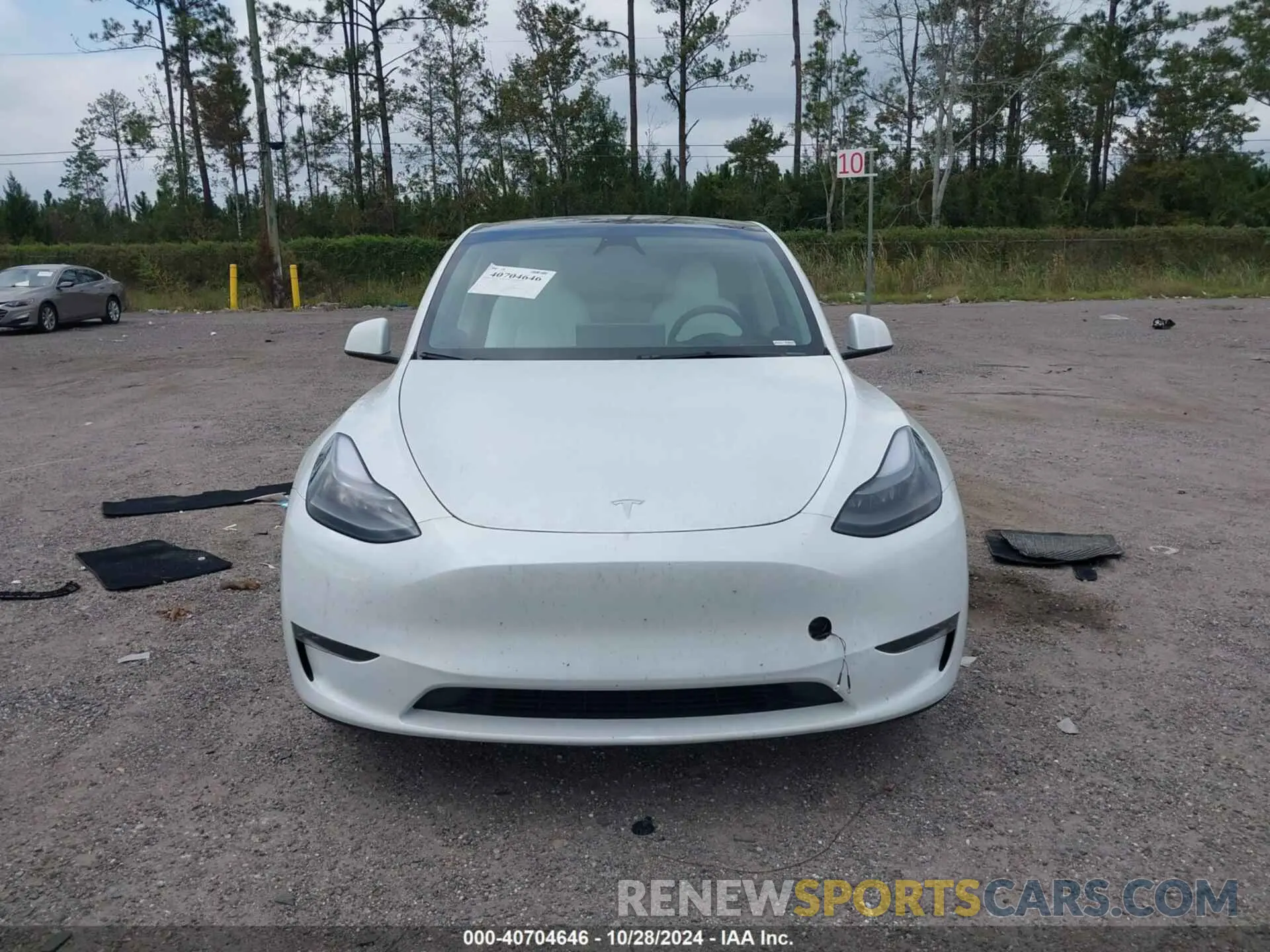 12 Photograph of a damaged car 7SAYGDEEXRA269597 TESLA MODEL Y 2024