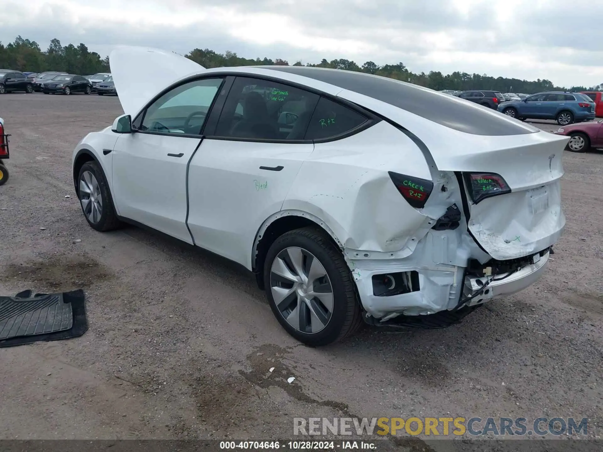 3 Photograph of a damaged car 7SAYGDEEXRA269597 TESLA MODEL Y 2024