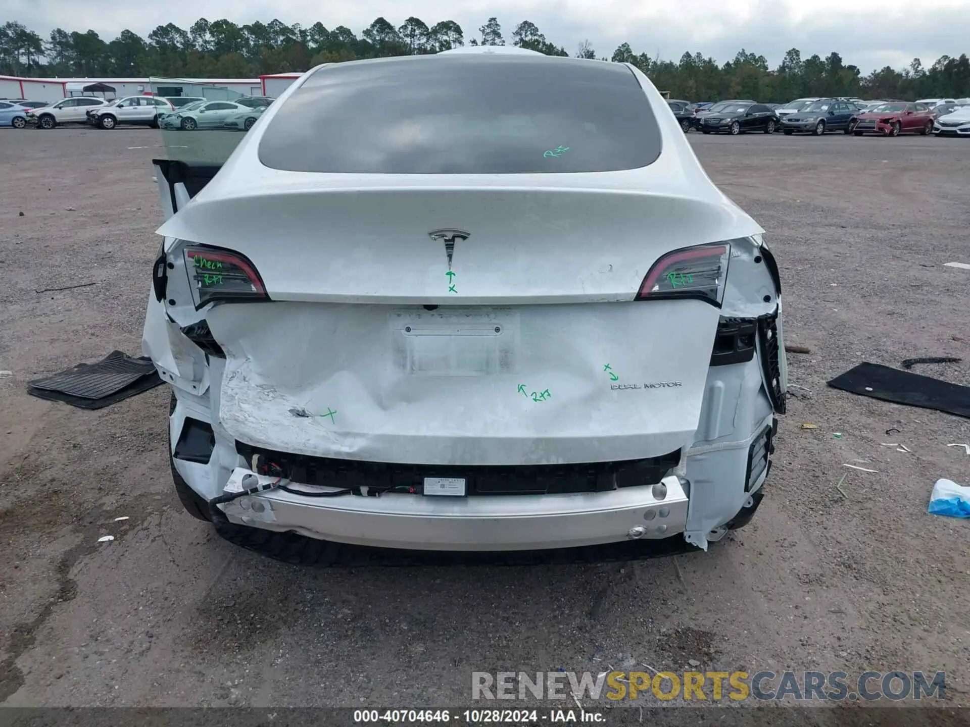 6 Photograph of a damaged car 7SAYGDEEXRA269597 TESLA MODEL Y 2024