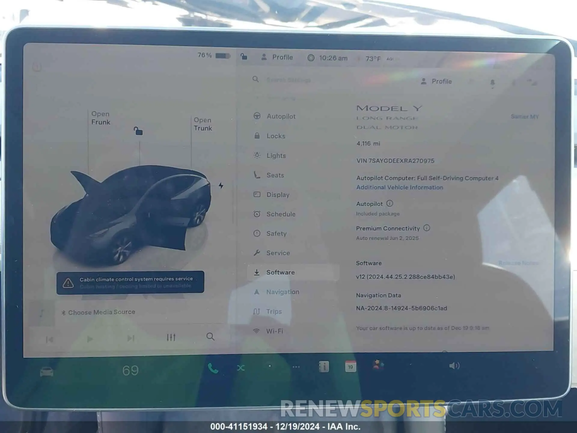 18 Photograph of a damaged car 7SAYGDEEXRA270975 TESLA MODEL Y 2024