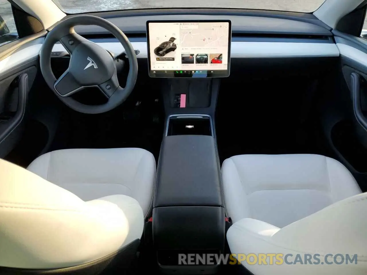 8 Photograph of a damaged car 7SAYGDEEXRA271821 TESLA MODEL Y 2024