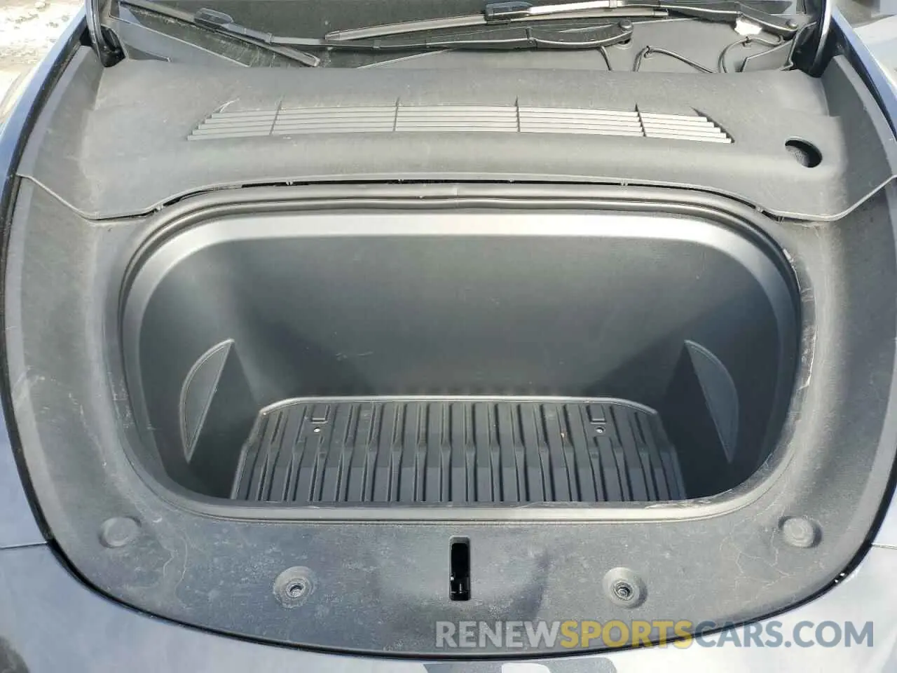 12 Photograph of a damaged car 7SAYGDEEXRA279594 TESLA MODEL Y 2024