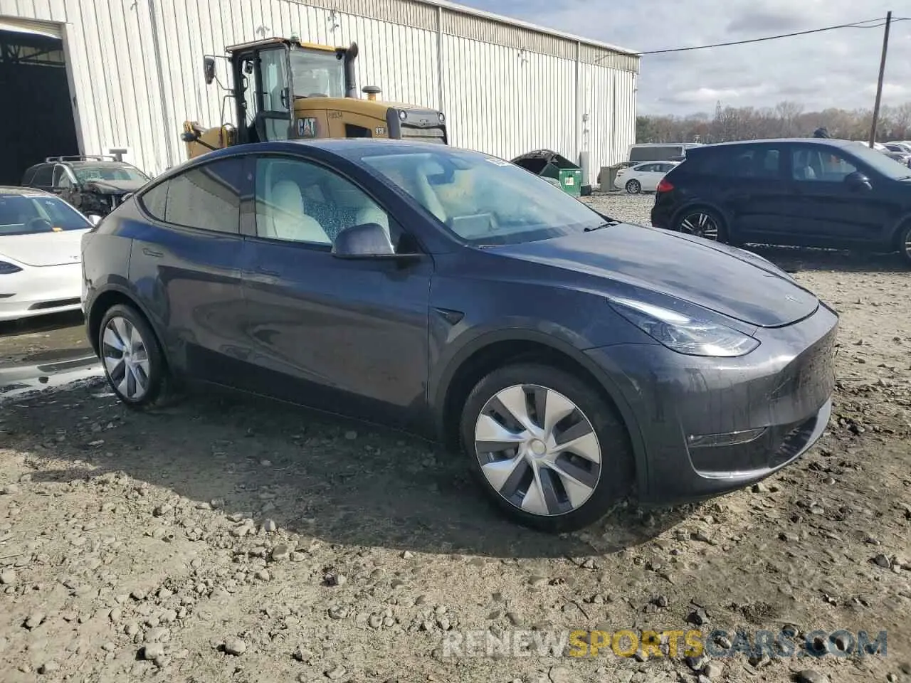 4 Photograph of a damaged car 7SAYGDEEXRA279594 TESLA MODEL Y 2024