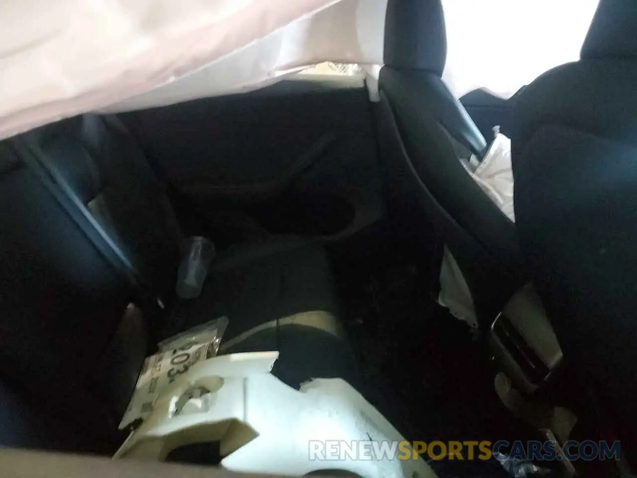 10 Photograph of a damaged car 7SAYGDEEXRA284763 TESLA MODEL Y 2024