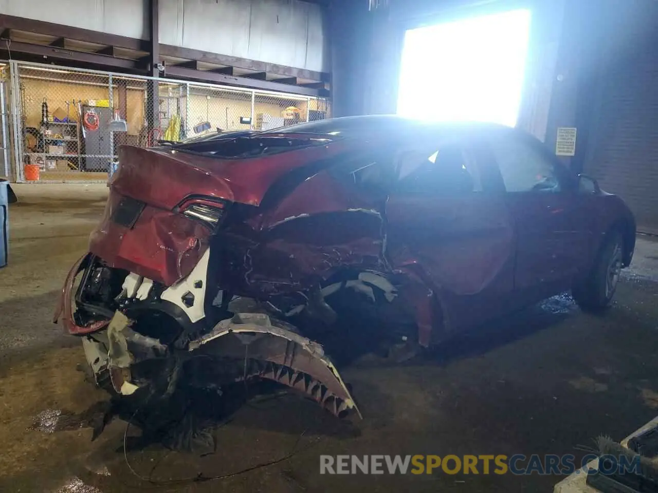3 Photograph of a damaged car 7SAYGDEEXRA284763 TESLA MODEL Y 2024