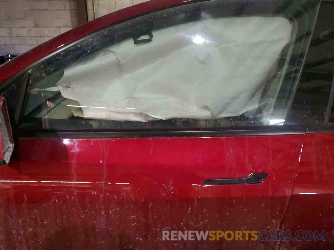 7 Photograph of a damaged car 7SAYGDEEXRA284763 TESLA MODEL Y 2024