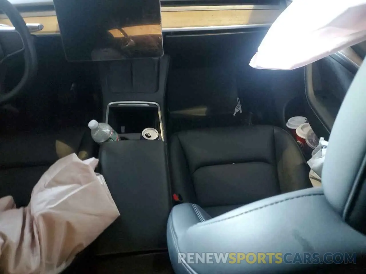 8 Photograph of a damaged car 7SAYGDEEXRA284763 TESLA MODEL Y 2024