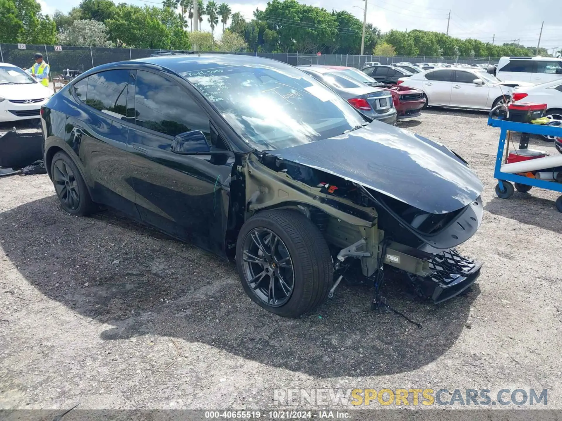 1 Photograph of a damaged car 7SAYGDEEXRA308320 TESLA MODEL Y 2024