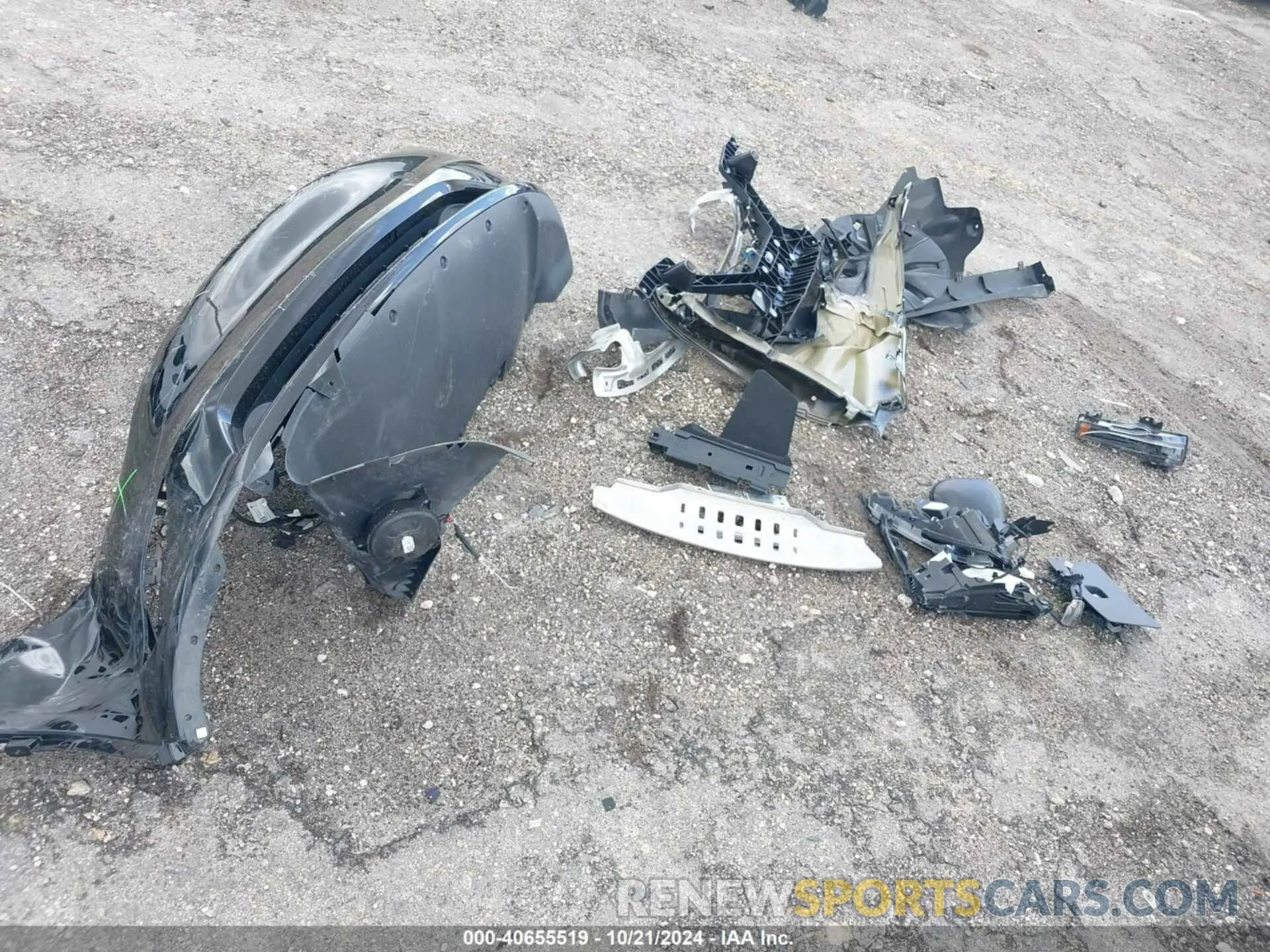 12 Photograph of a damaged car 7SAYGDEEXRA308320 TESLA MODEL Y 2024