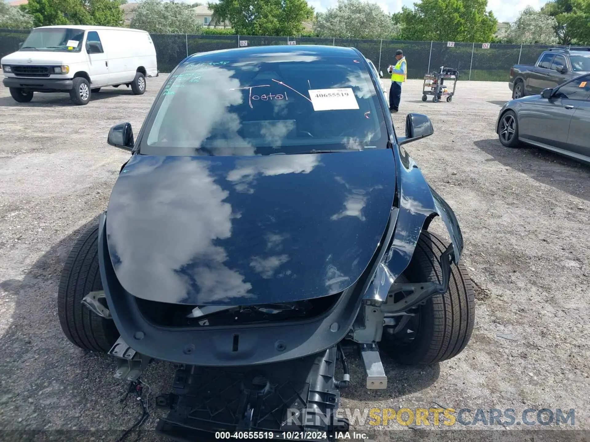 13 Photograph of a damaged car 7SAYGDEEXRA308320 TESLA MODEL Y 2024