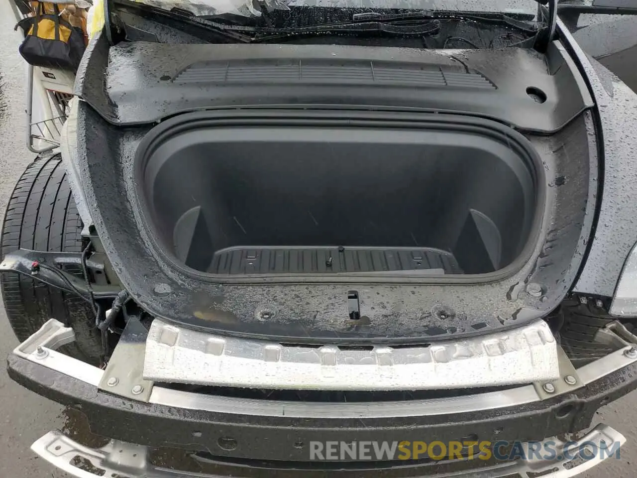 11 Photograph of a damaged car 7SAYGDEEXRF003824 TESLA MODEL Y 2024