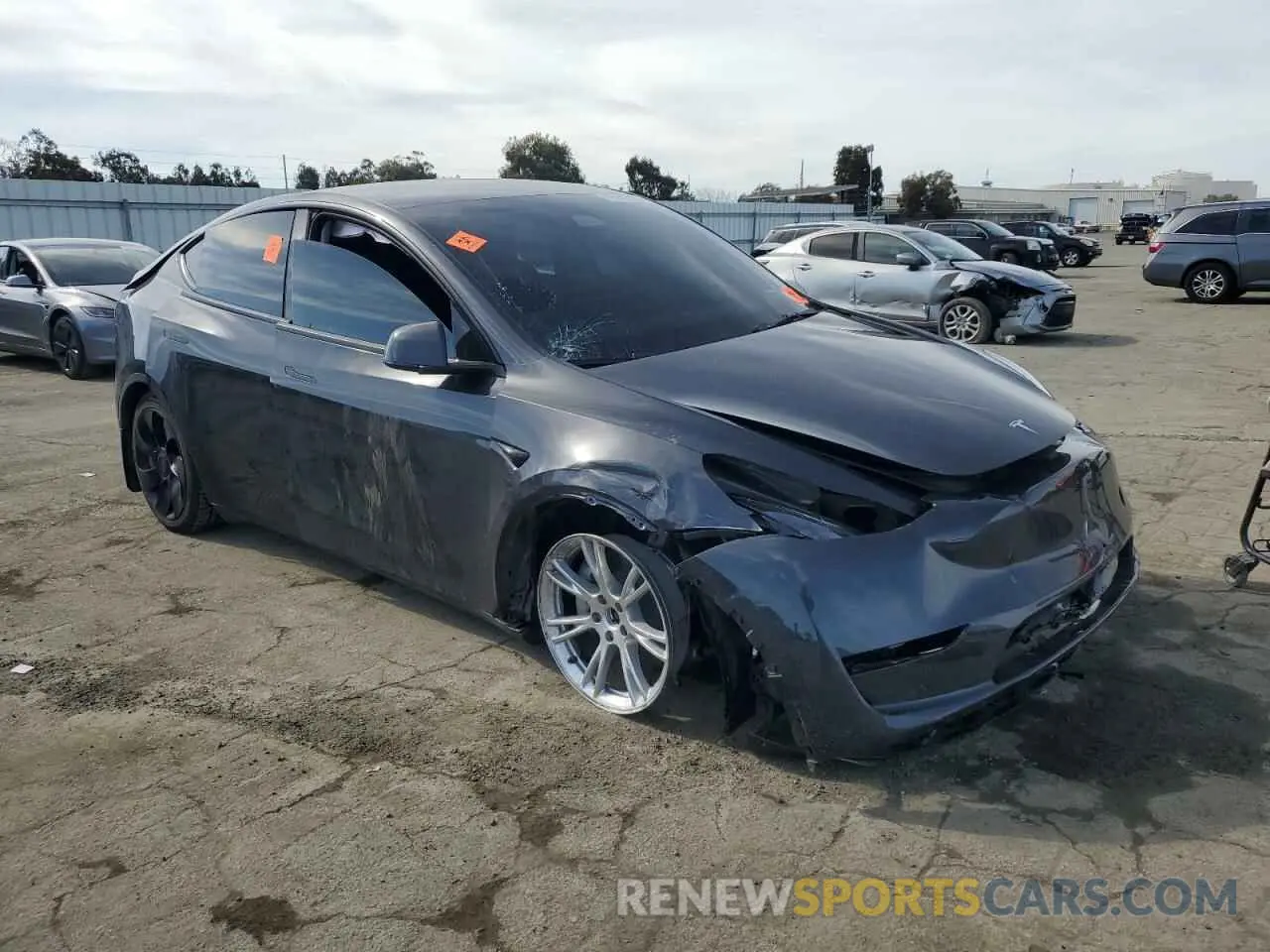 4 Фотография поврежденного автомобиля 7SAYGDEEXRF014130 TESLA MODEL Y 2024