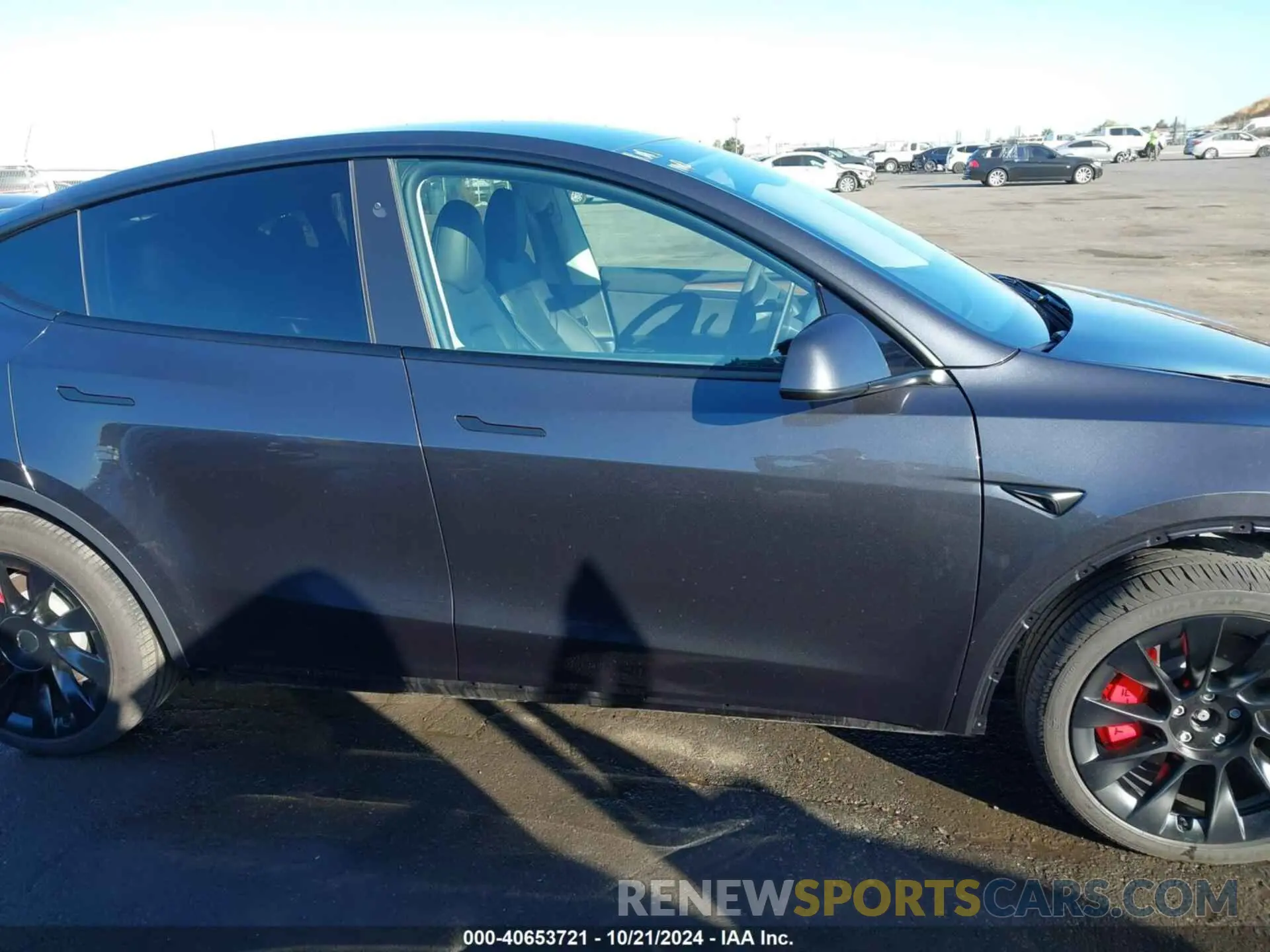 14 Photograph of a damaged car 7SAYGDEEXRF075879 TESLA MODEL Y 2024