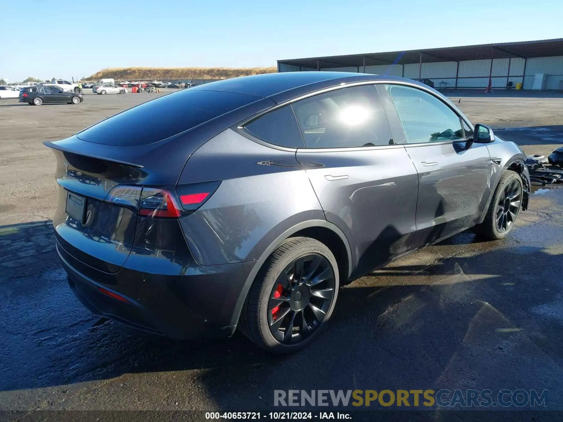 4 Photograph of a damaged car 7SAYGDEEXRF075879 TESLA MODEL Y 2024