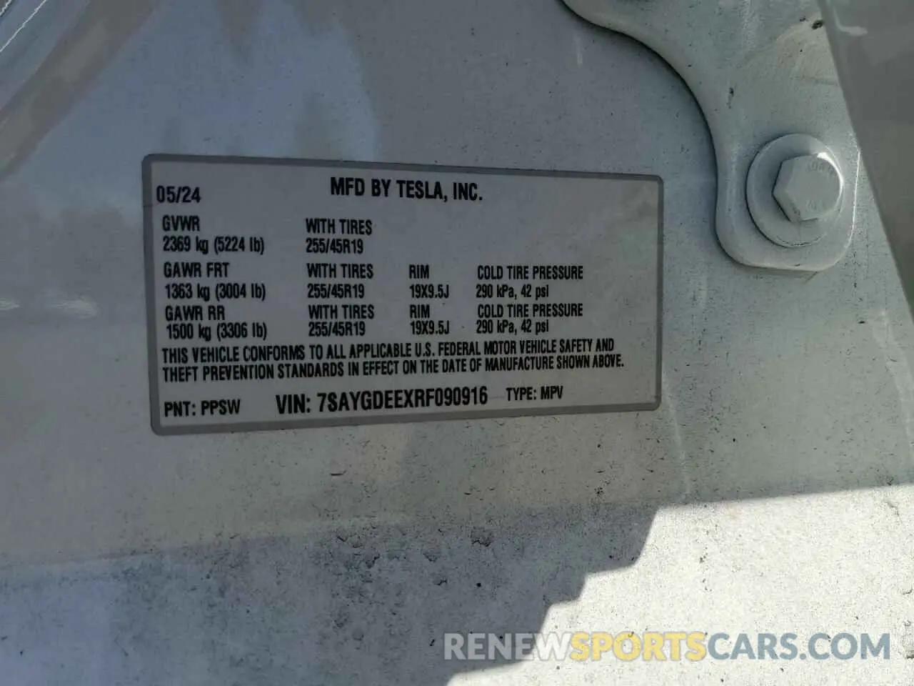 14 Photograph of a damaged car 7SAYGDEEXRF090916 TESLA MODEL Y 2024