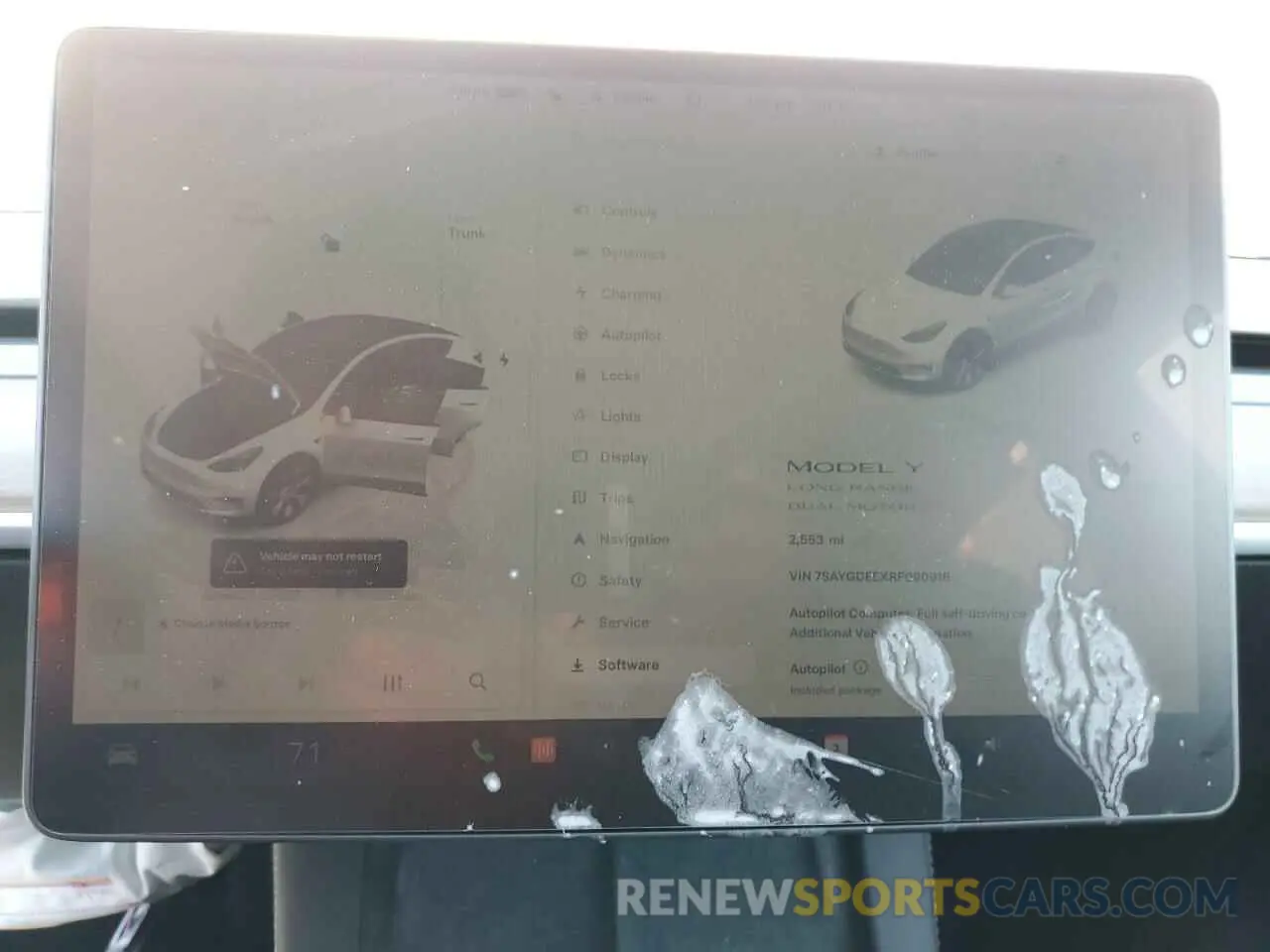 9 Photograph of a damaged car 7SAYGDEEXRF090916 TESLA MODEL Y 2024