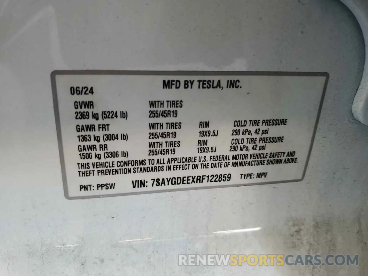 13 Photograph of a damaged car 7SAYGDEEXRF122859 TESLA MODEL Y 2024