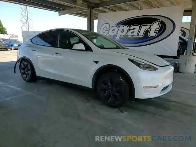 14 Photograph of a damaged car 7SAYGDEEXRF122859 TESLA MODEL Y 2024
