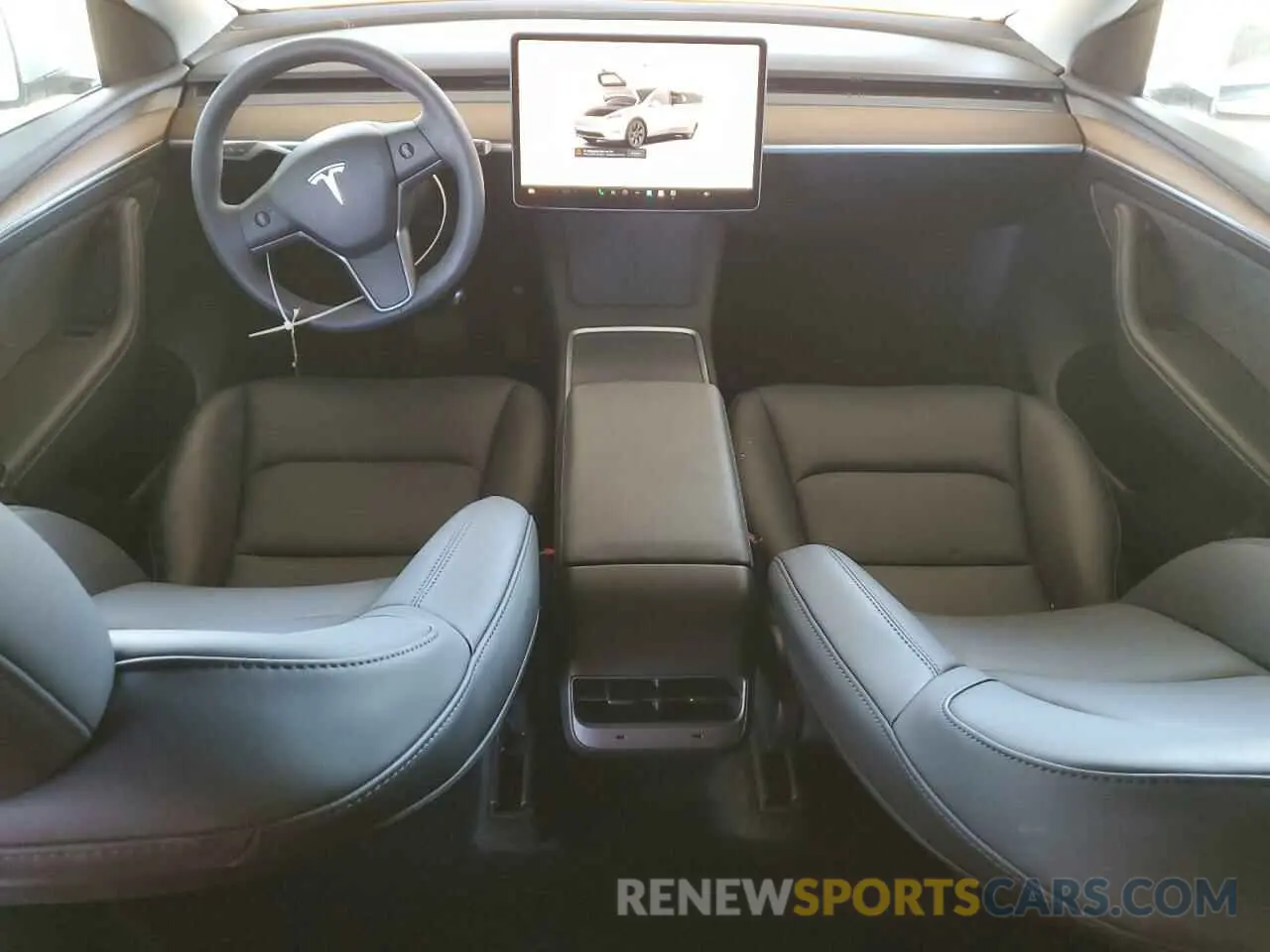 8 Photograph of a damaged car 7SAYGDEEXRF122859 TESLA MODEL Y 2024