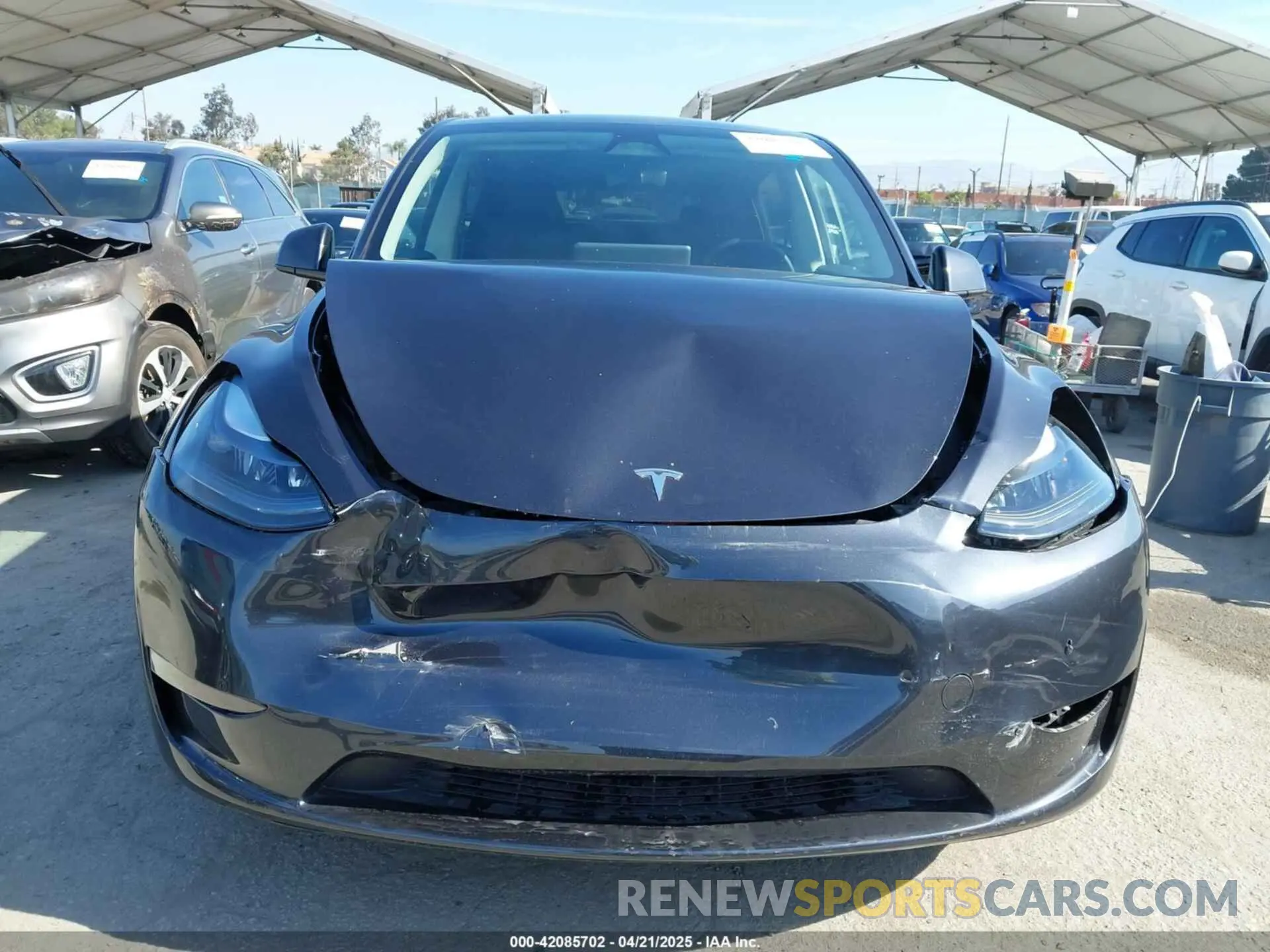 13 Photograph of a damaged car 7SAYGDEEXRF146109 TESLA MODEL Y 2024