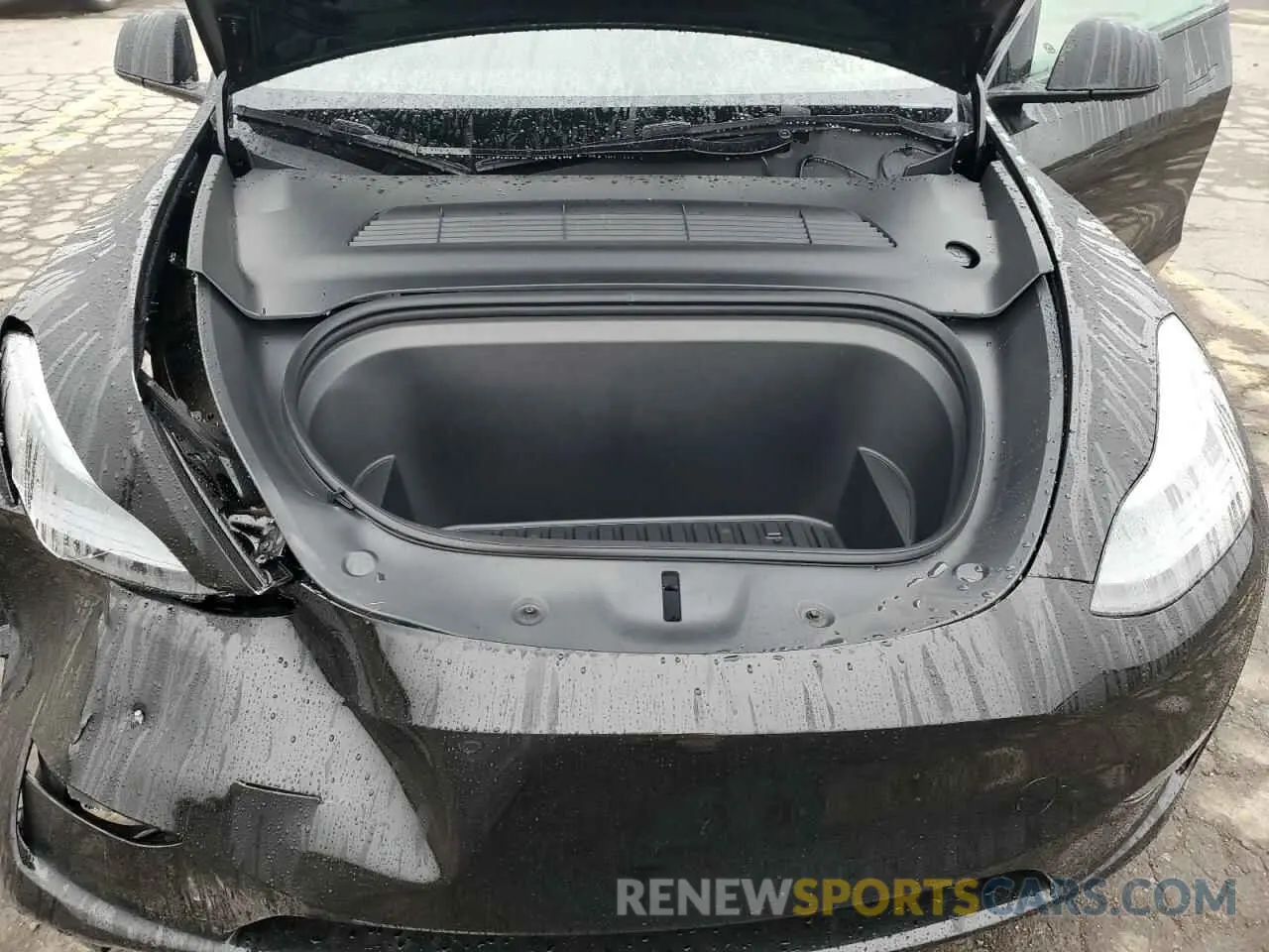 12 Photograph of a damaged car 7SAYGDEEXRF149334 TESLA MODEL Y 2024