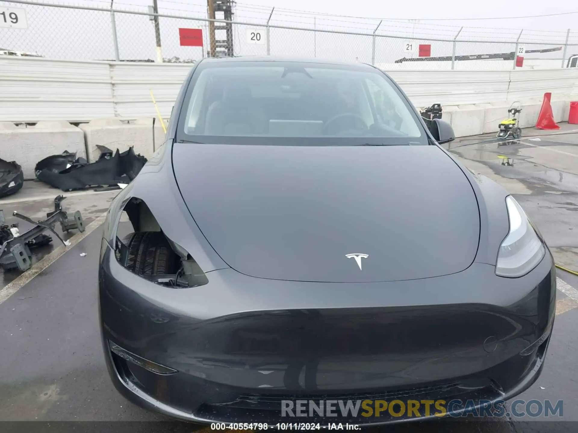 13 Photograph of a damaged car 7SAYGDEEXRF180731 TESLA MODEL Y 2024