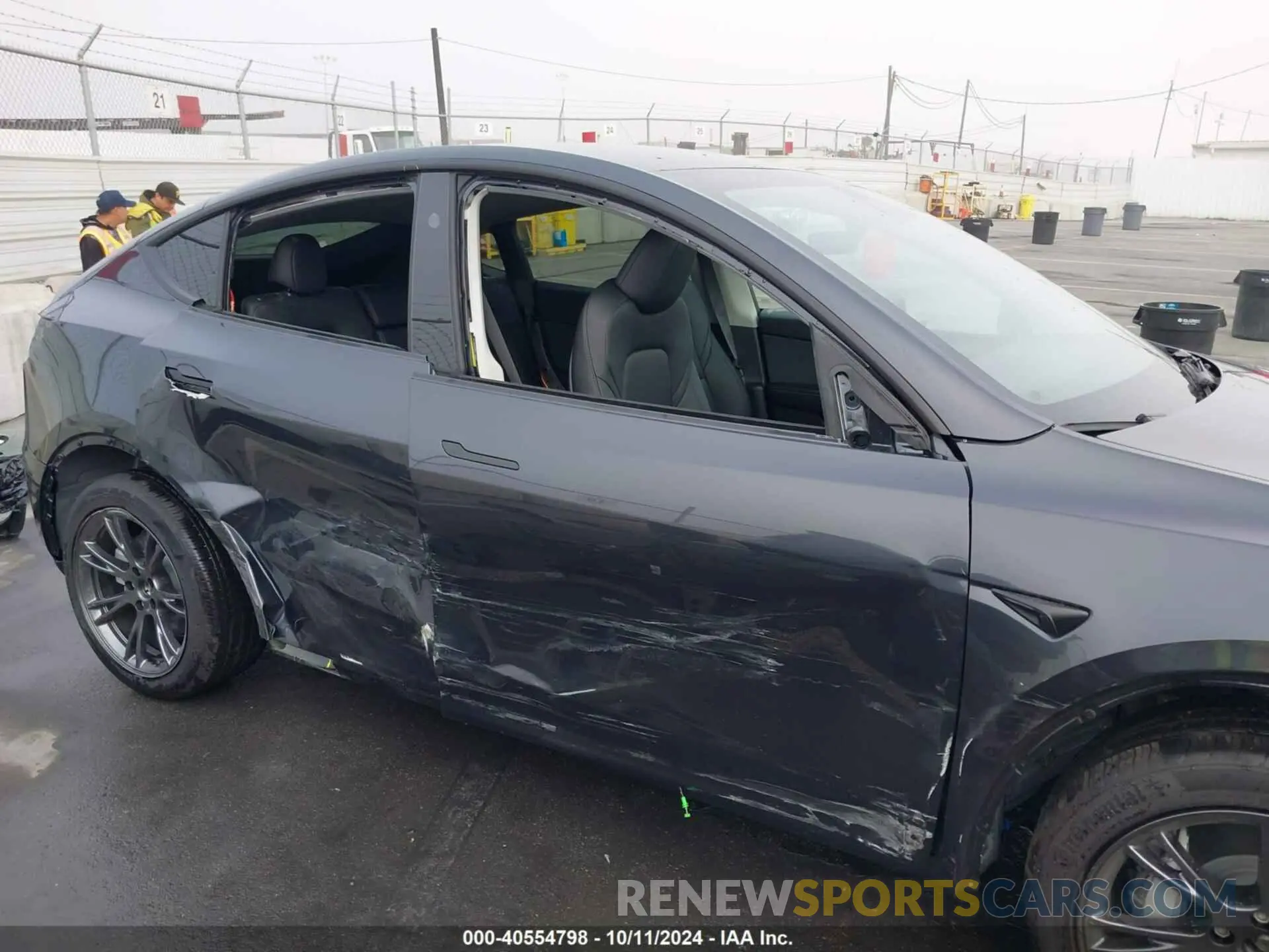 14 Photograph of a damaged car 7SAYGDEEXRF180731 TESLA MODEL Y 2024