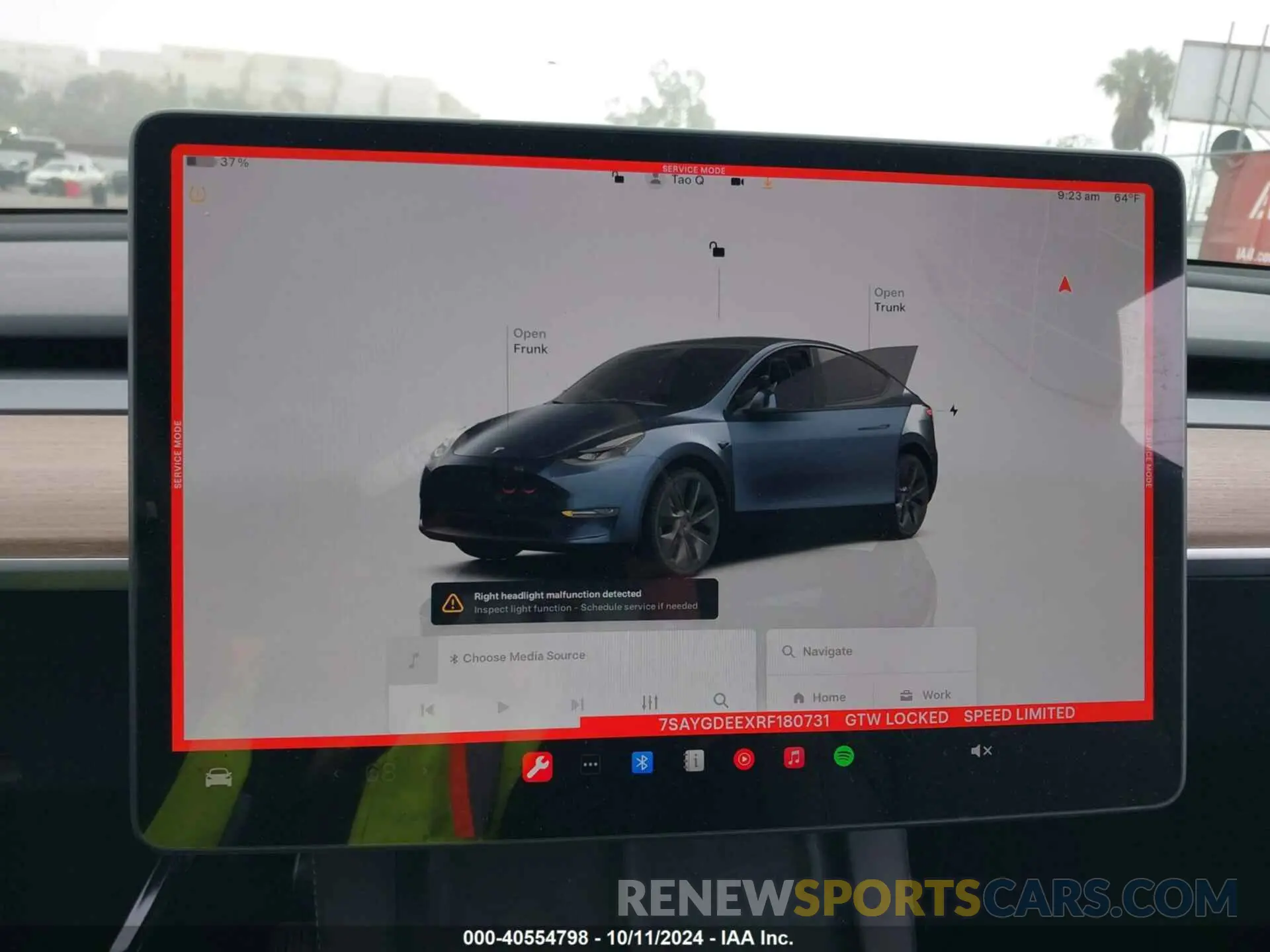 19 Photograph of a damaged car 7SAYGDEEXRF180731 TESLA MODEL Y 2024