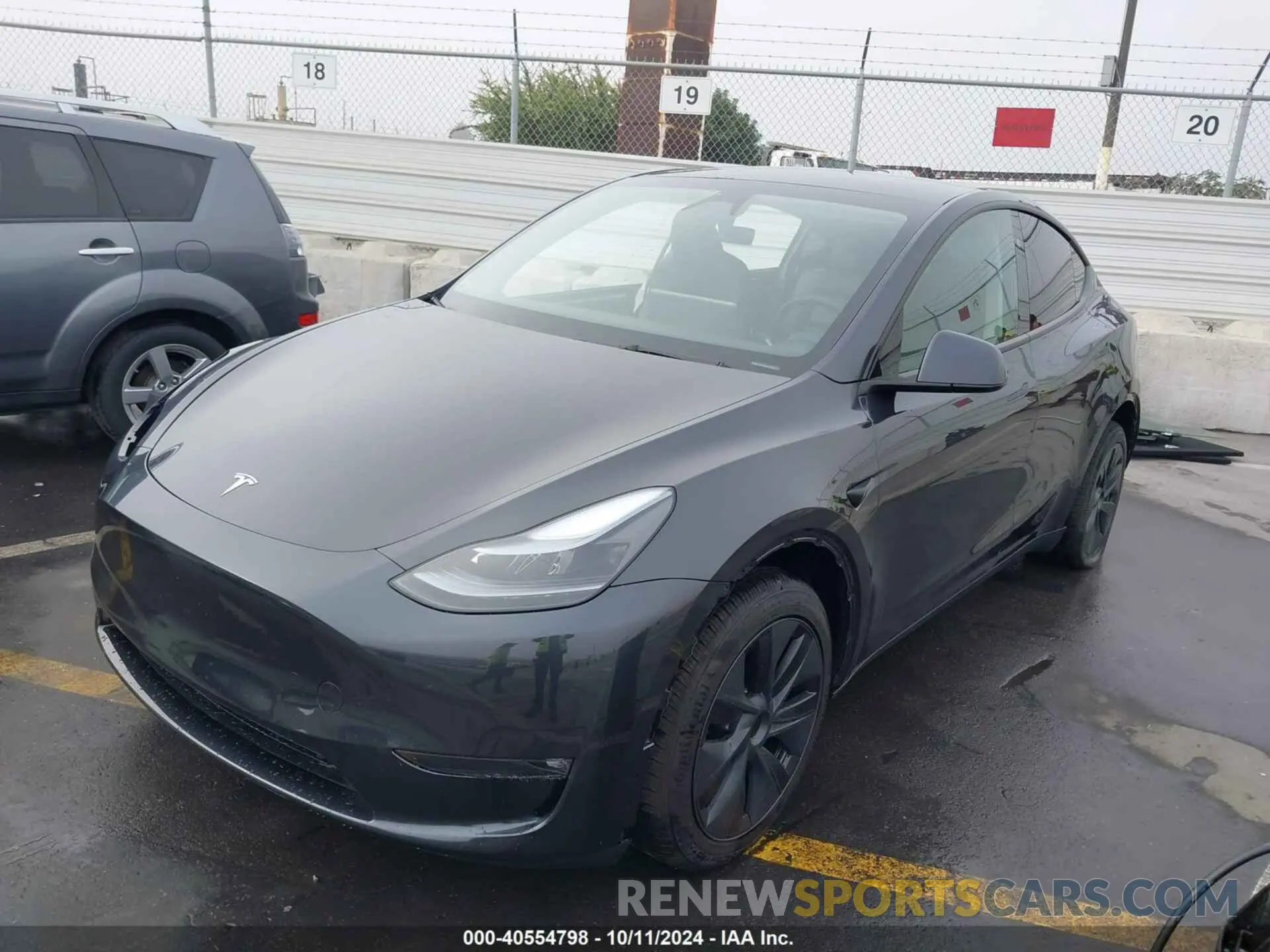 2 Photograph of a damaged car 7SAYGDEEXRF180731 TESLA MODEL Y 2024