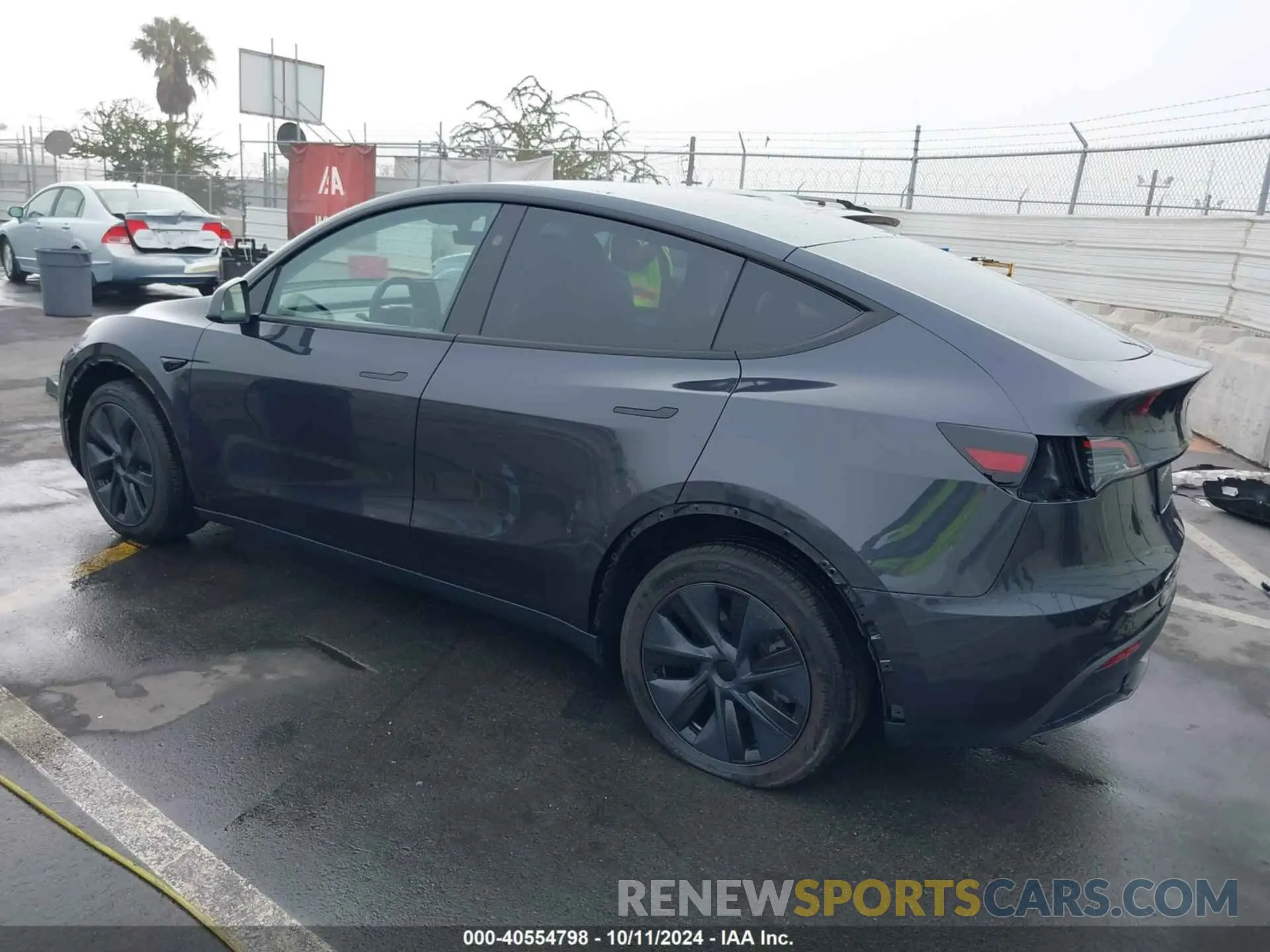 3 Photograph of a damaged car 7SAYGDEEXRF180731 TESLA MODEL Y 2024