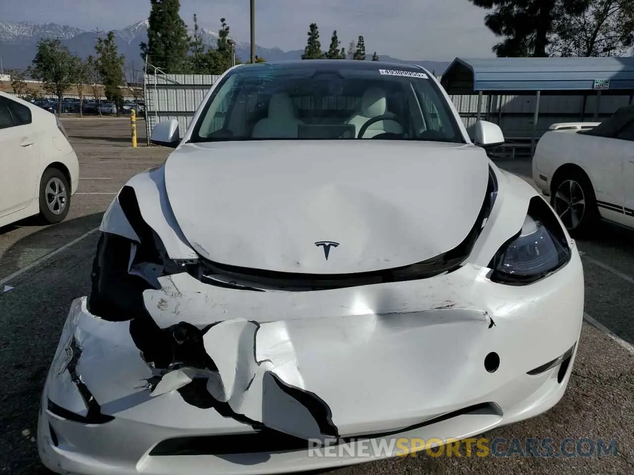 5 Photograph of a damaged car 7SAYGDEEXRF981305 TESLA MODEL Y 2024