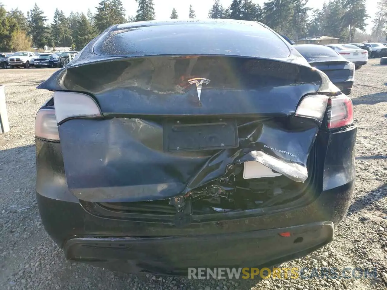 6 Photograph of a damaged car 7SAYGDEEXRF988724 TESLA MODEL Y 2024