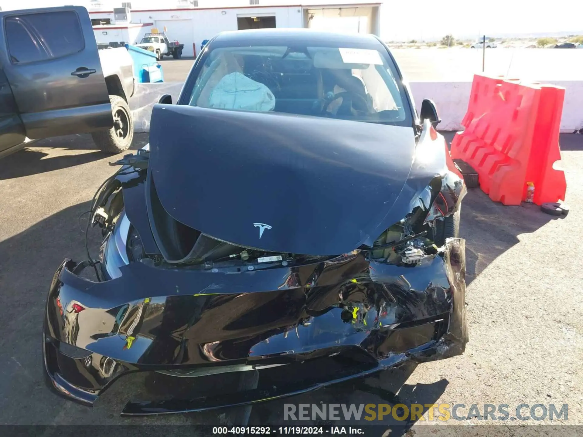 11 Photograph of a damaged car 7SAYGDEF0RA281380 TESLA MODEL Y 2024