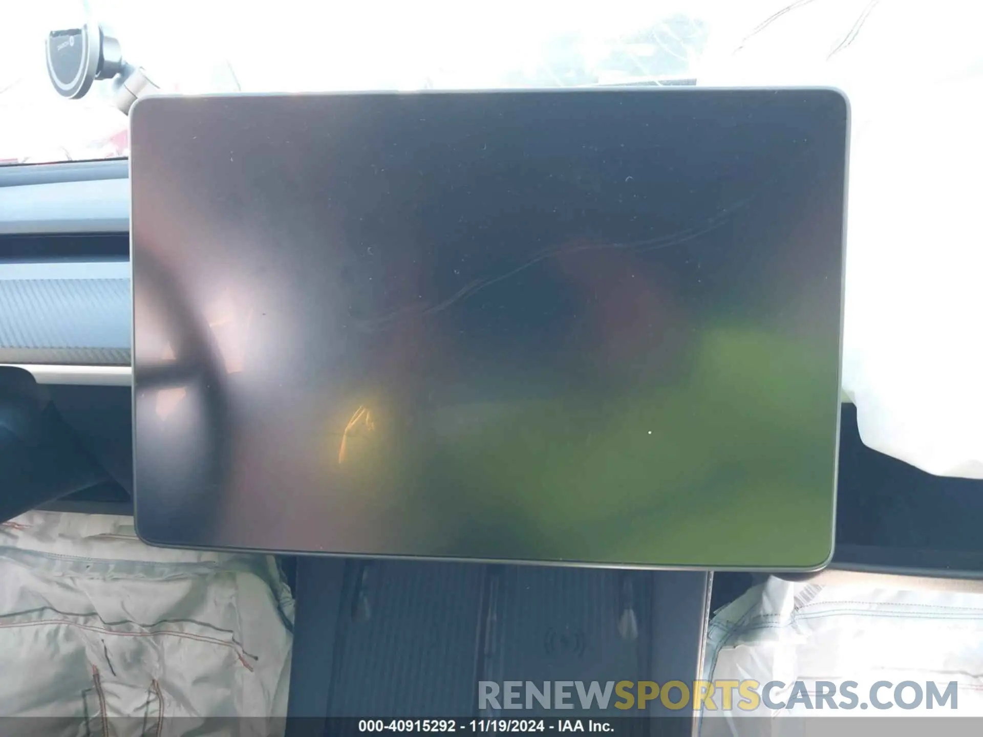 14 Photograph of a damaged car 7SAYGDEF0RA281380 TESLA MODEL Y 2024