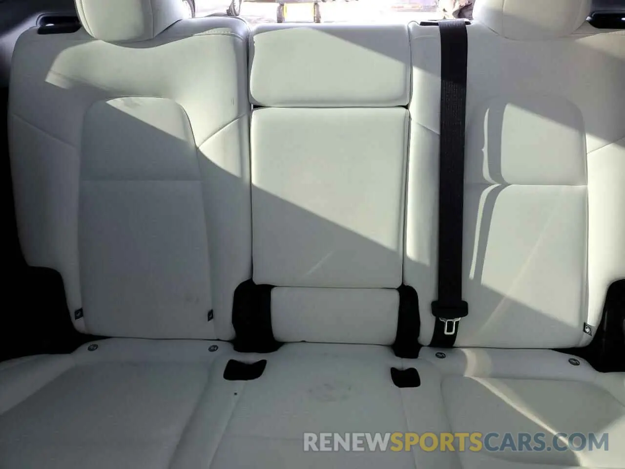 10 Photograph of a damaged car 7SAYGDEF0RA312711 TESLA MODEL Y 2024