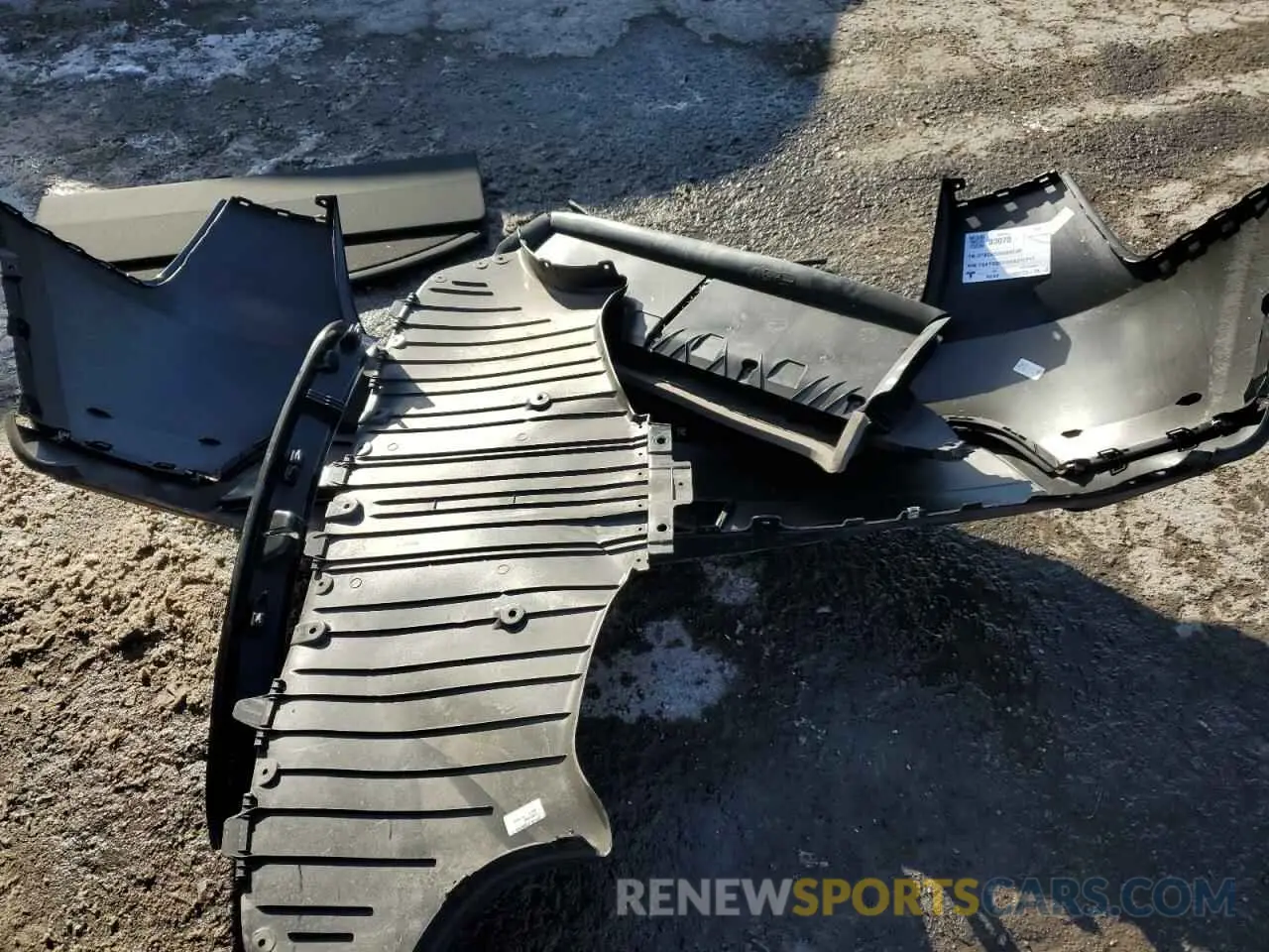 15 Photograph of a damaged car 7SAYGDEF0RA312711 TESLA MODEL Y 2024