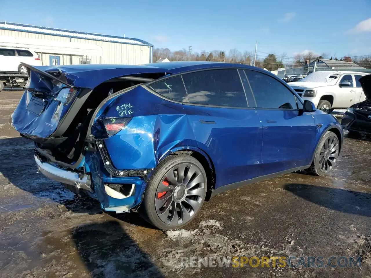 3 Photograph of a damaged car 7SAYGDEF0RA312711 TESLA MODEL Y 2024